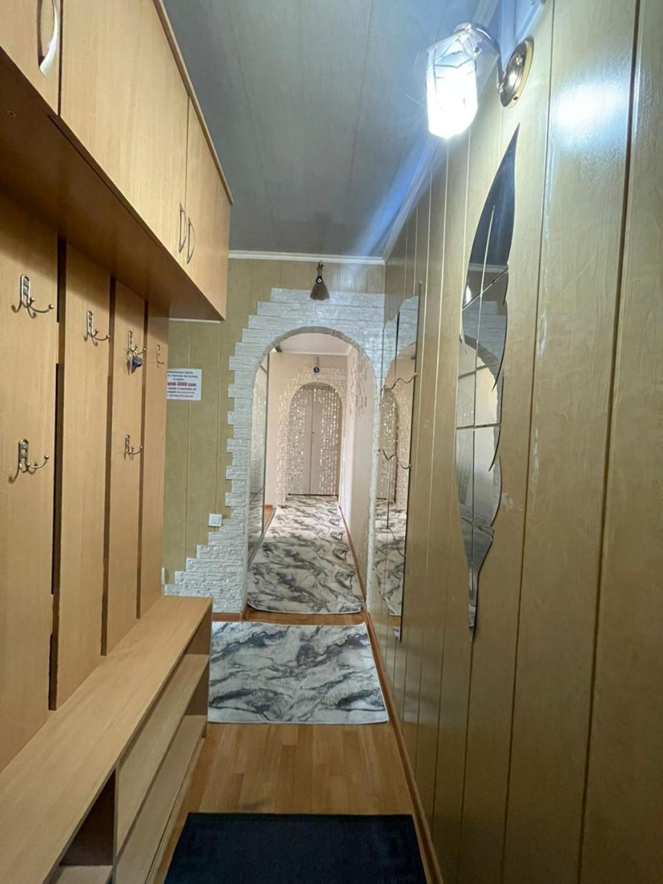 3-Х Комнатная Квартира В 5 Микр 104 Серии 4/4 Бишкек Экстерьер фото